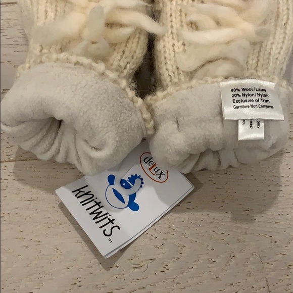 📌NWT deLux brand Adult Knit UNICORN MITTENS - Picture 3 of 3